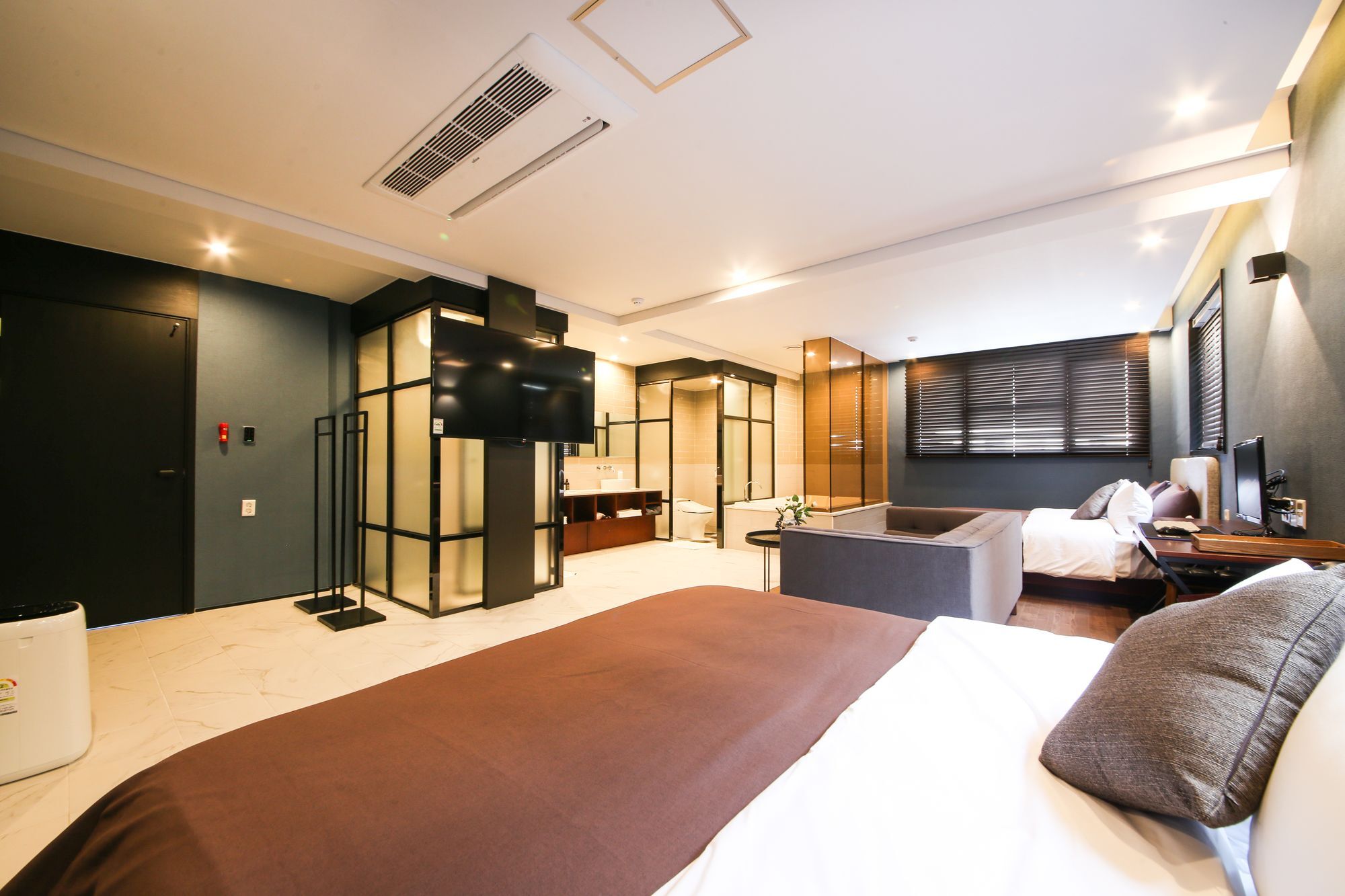 Brown Dot Hotel Yangjeong Busan Exterior photo